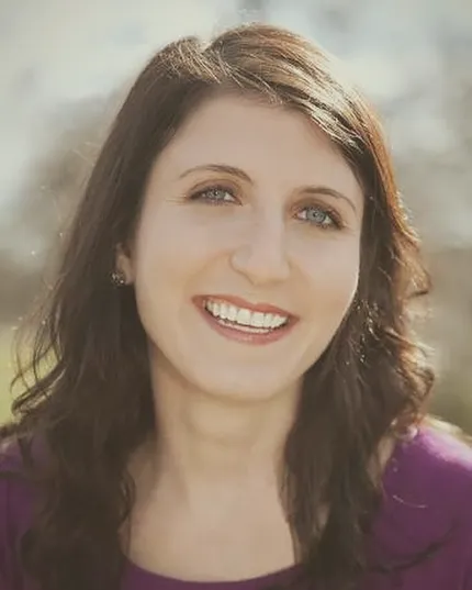 Leila Sales